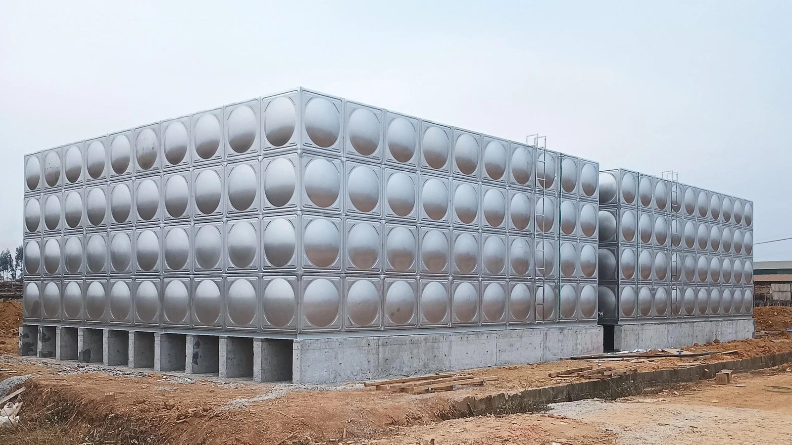 Modular emergency water storage