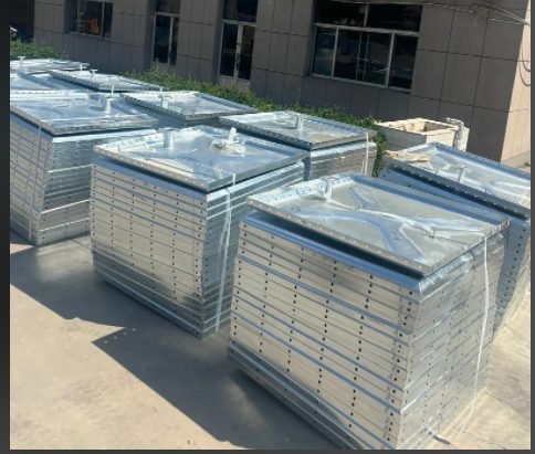 Hot-dip galvanized tank for industrial and utility water storage
